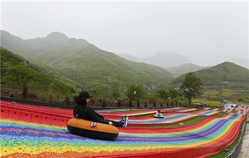 广州彩虹滑草场